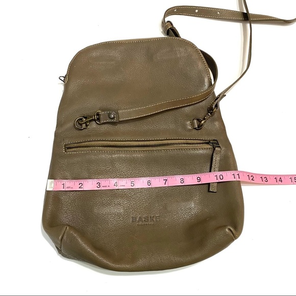 Baske California Taupe Brown Medium Leather Foldover Crossbody Bag Made in USA - Picture 11 of 13